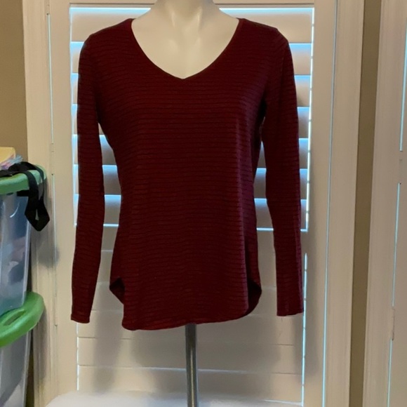 Old Navy Red Fitted Blouse - Picture 1 of 6